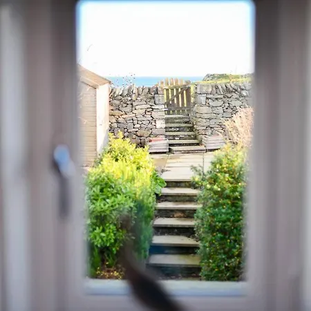 3 Bedroom Townhouse Right On The Harbour Isle of Whithorn Buitenkant foto