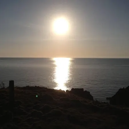 3 Bedroom Townhouse Right On The Harbour Isle of Whithorn Buitenkant foto