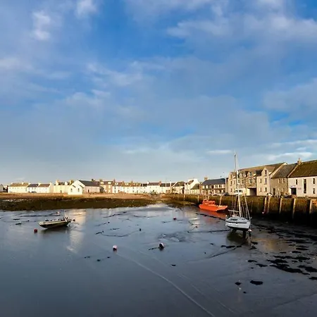 3 Bedroom Townhouse Right On The Harbour Isle of Whithorn Buitenkant foto