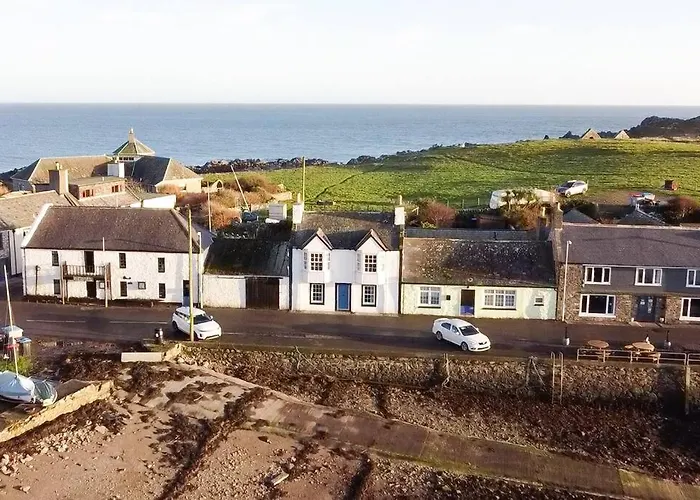 3 Bedroom Townhouse Right On The Harbour
