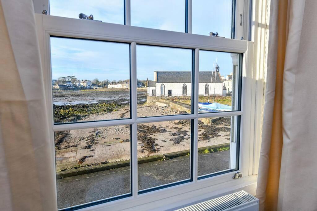 3 Bedroom Townhouse Right On The Harbour * Isle of Whithorn