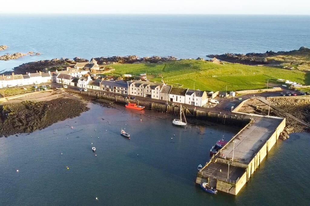 3 Bedroom Townhouse Right On The Harbour * Isle of Whithorn