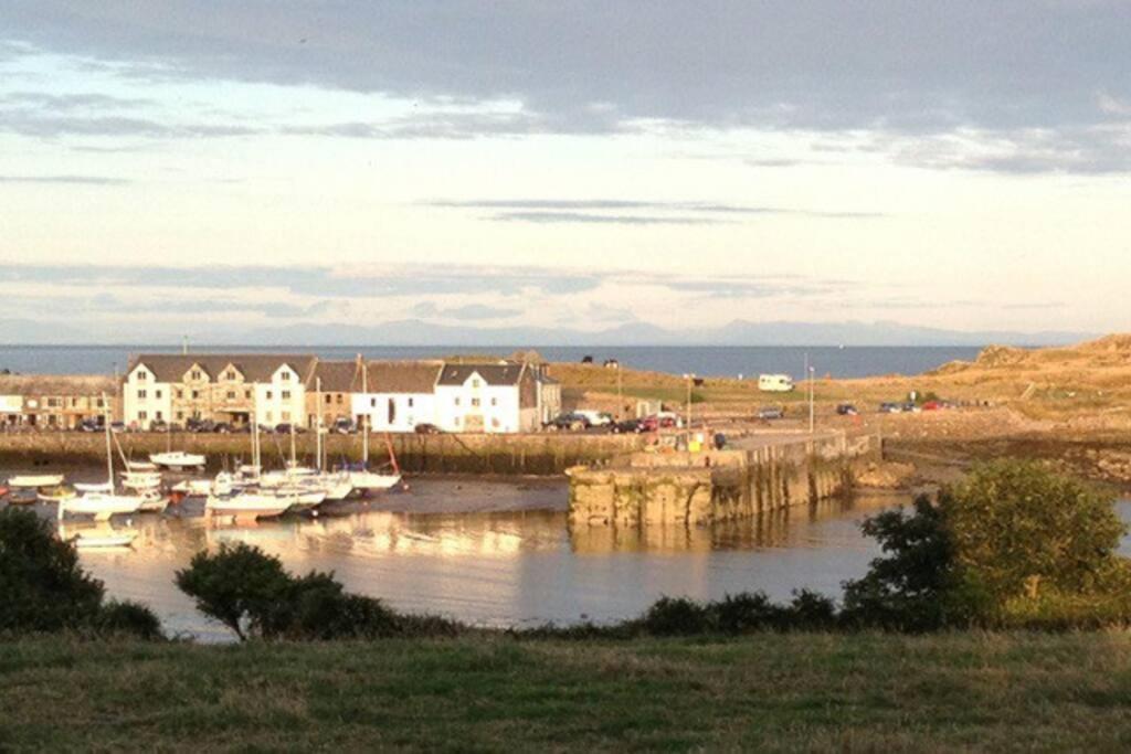 Holiday home 3 Bedroom Townhouse Right On The Harbour Isle of Whithorn