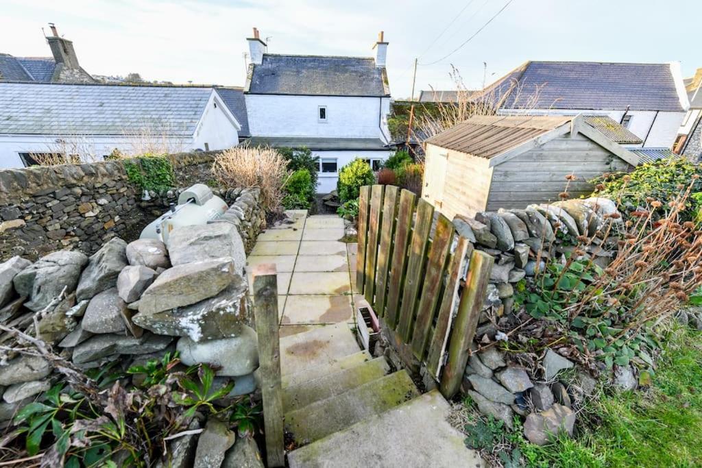 3 Bedroom Townhouse Right On The Harbour Isle of Whithorn