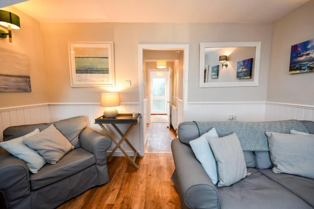 Holiday home 3 Bedroom Townhouse Right On The Harbour Isle of Whithorn