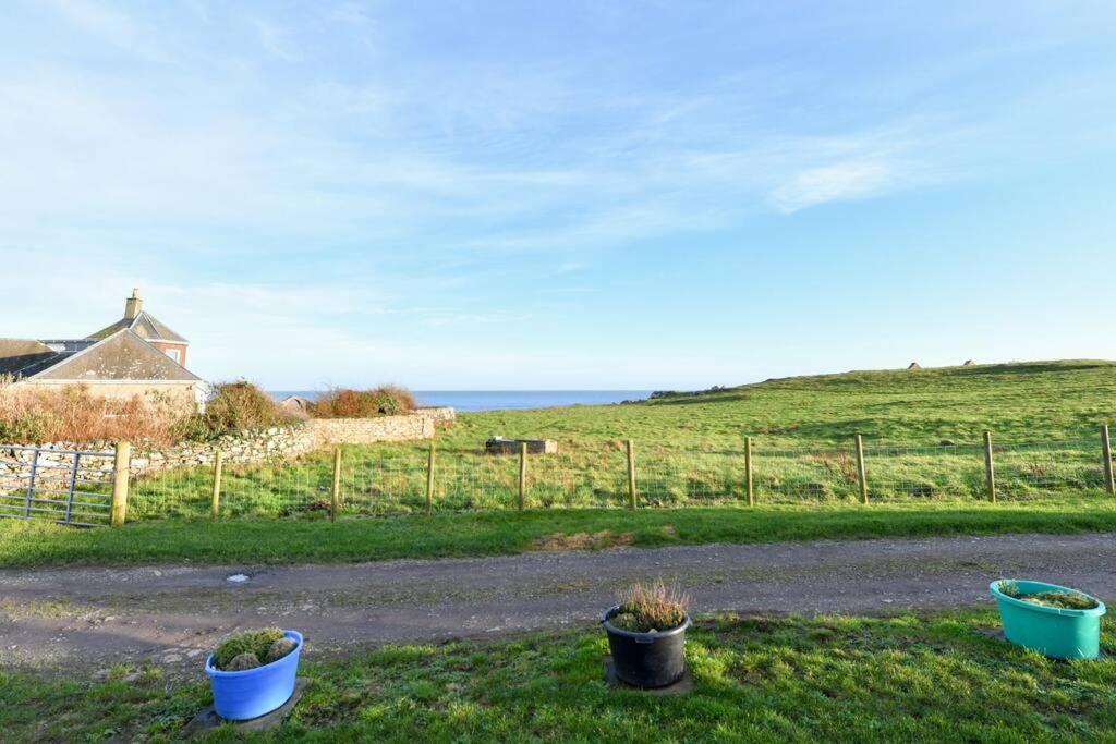 Holiday home 3 Bedroom Townhouse Right On The Harbour Isle of Whithorn